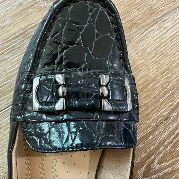 Naturalizer Northall Women's Black Loafer with Silver Buckle Size 7 1/2 GUC - Picture 4 of 12